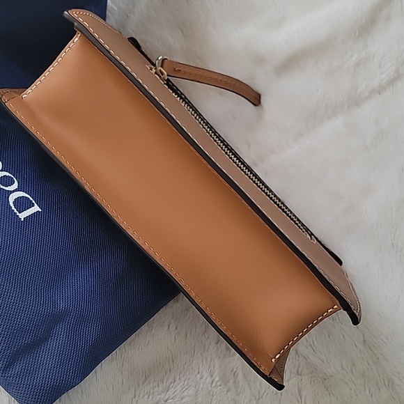 Dooney & Bourke Beacon East/West crossbody NWOT - Picture 9 of 13